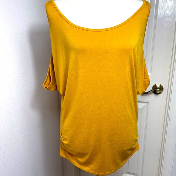 Cold shoulder mustard ruched bottom keyhole back - Picture 1 of 4